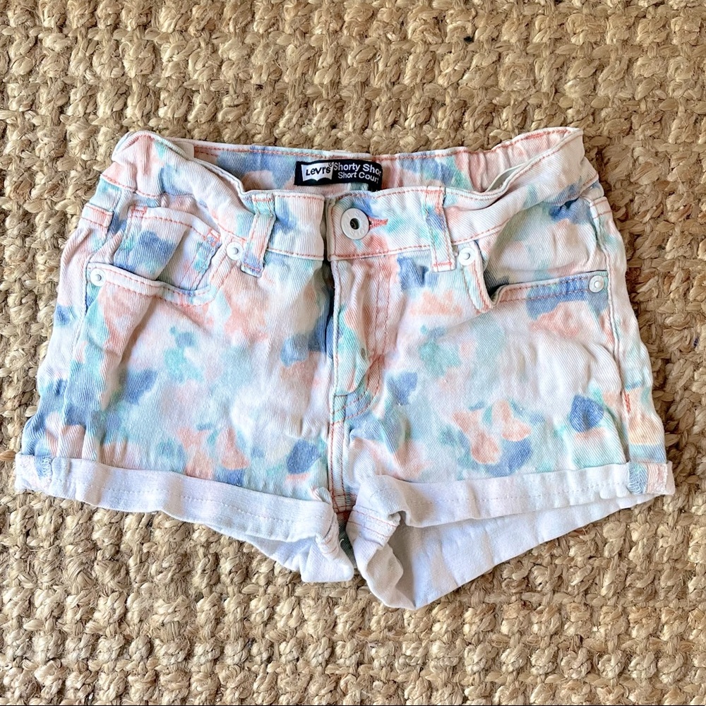 🌈 Levi’s shorty-shorts denim tie-dye